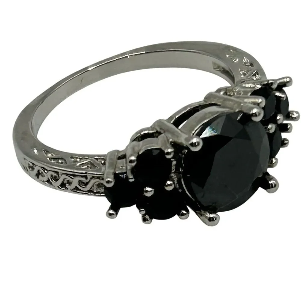 Silver Band Black Stone Cocktail Ring with Intricate Band Details Size 7.25
